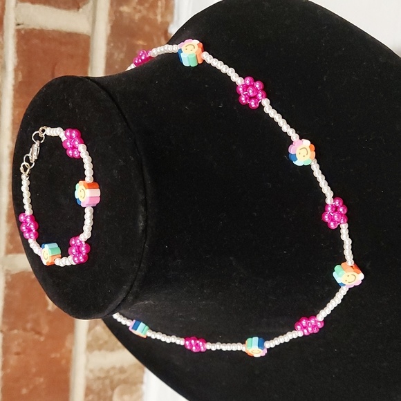 Children's Fashion Smiley Face Necklace , Bracelet, and Earring Set - Picture 4 of 9